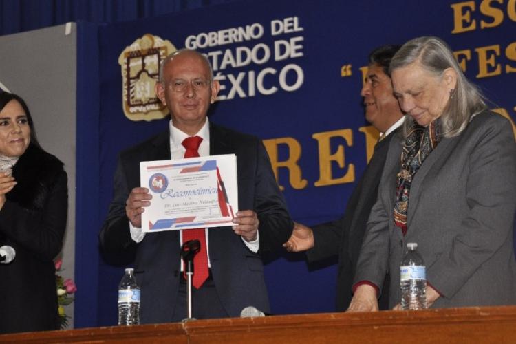 Luis Medina Velázquez dicta conferencia magistral durante las celebraciones de la fundación de la Escuela Normal de Atlacomulco