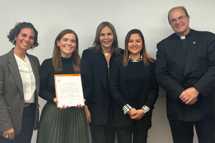 Egresados de la Maestría en Educación realizan con éxito sus exámenes de grado