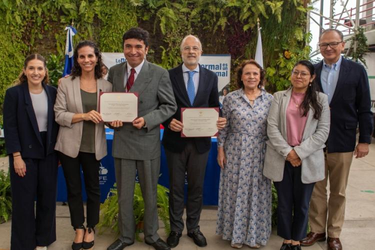 CONFE y la Universidad Anáhuac México firman convenio de colaboración