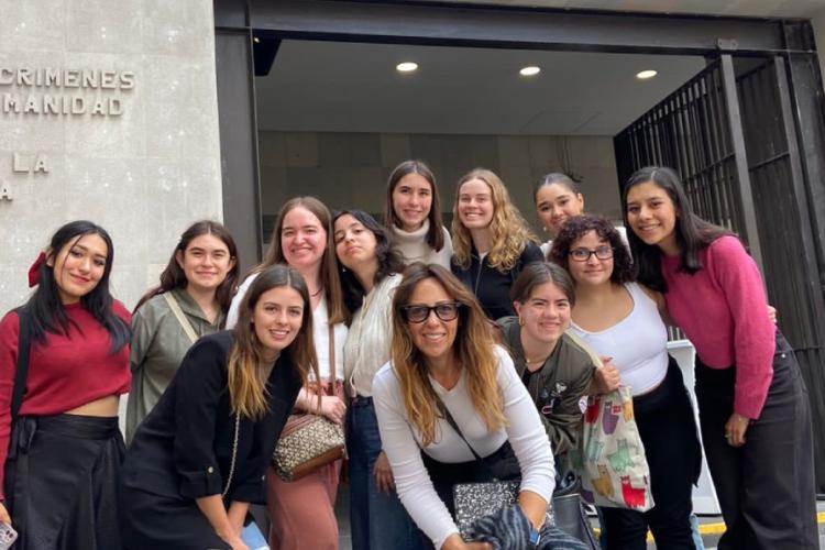 Alumnas de la Facultad de Educación y Humanidades visitan Museo Memoria y Tolerancia