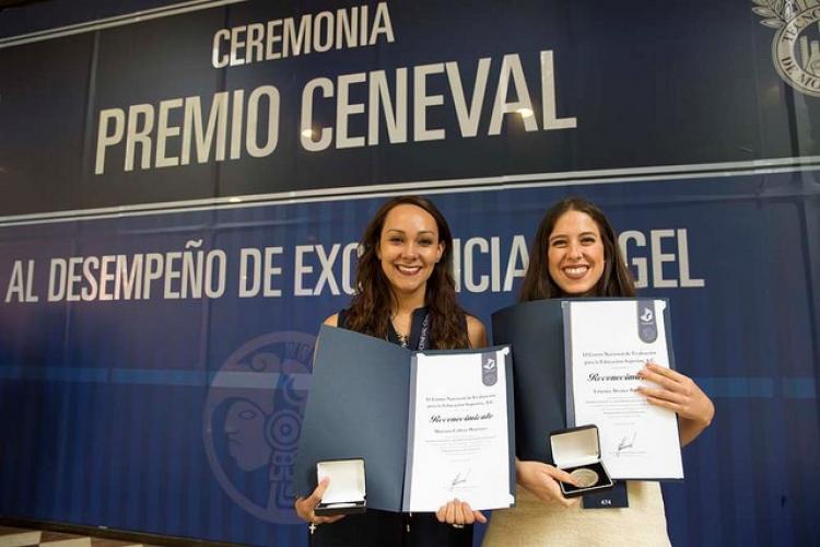 Alumnas de la Licenciatura en Pedagogía obtienen premio CENEVAL