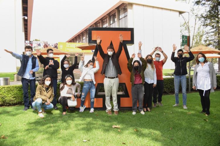 Un total de nueve alumnos se sumaron a las clases presenciales que se imparten en el Campus Norte, quienes además podrán participar en talleres artísticos como pintura, canto, teatro, entre otros. 