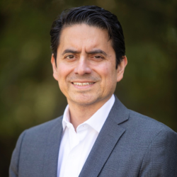Arturo Flores