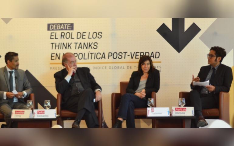 Director de la Facultad participa en conferencia sobre la post-verdad