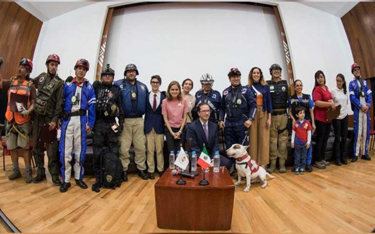 Unidad K9 de búsqueda y rescate con binomios caninos