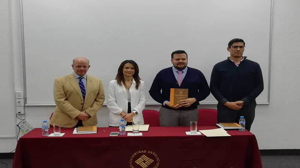 El alumno Christian Rojas López obtiene grado de Maestro en Humanidades