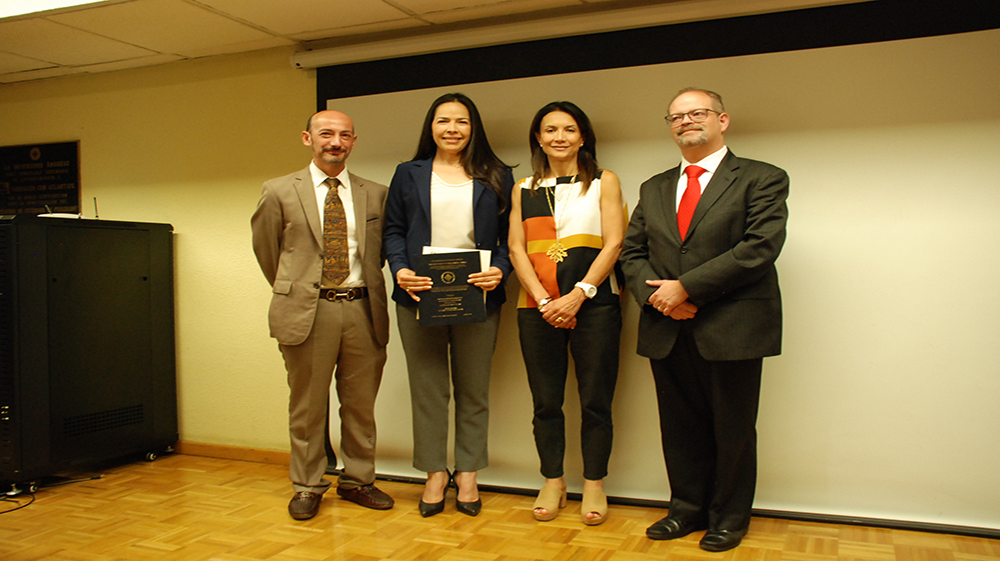 La alumna Aurora Fonseca Gálvez obtiene grado de Maestra en Humanidades