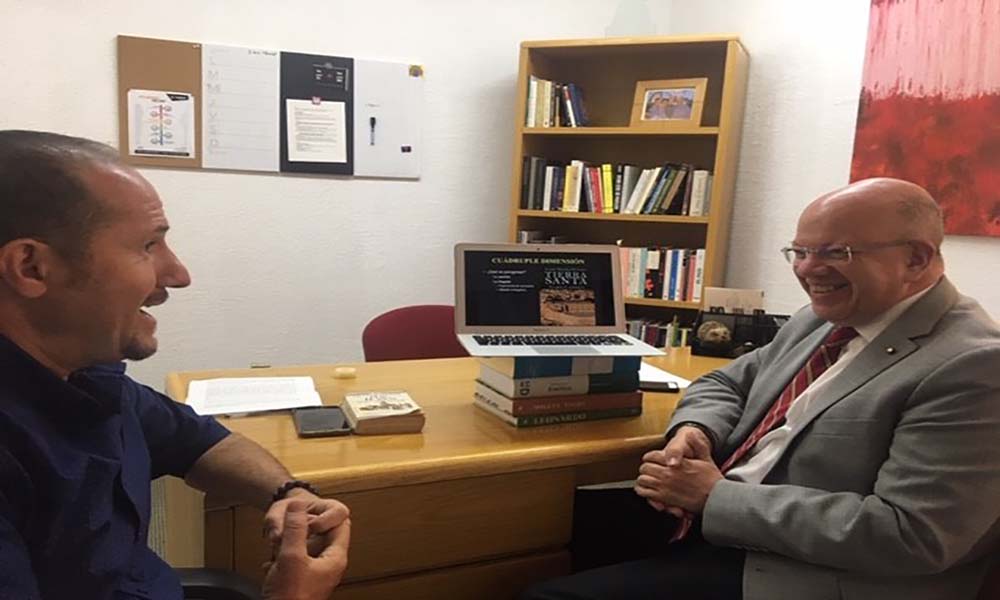 El Dr. Óscar Perdiz Figueroa entrevista al Mtro. Guillermo Macías Graue