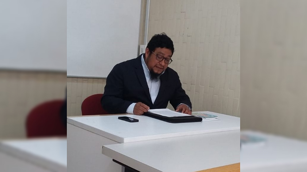 Académico invitado imparte ponencia en el Seminario de Hermenéutica