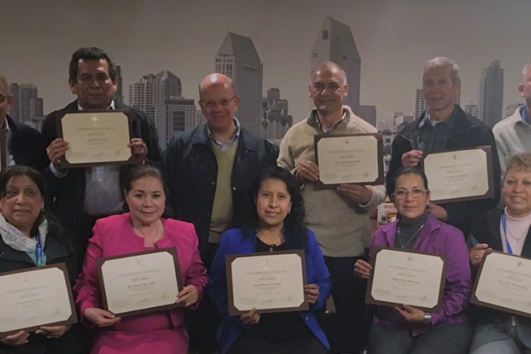 Alumnos concluyen diplomado en misionología en San Diego, California 