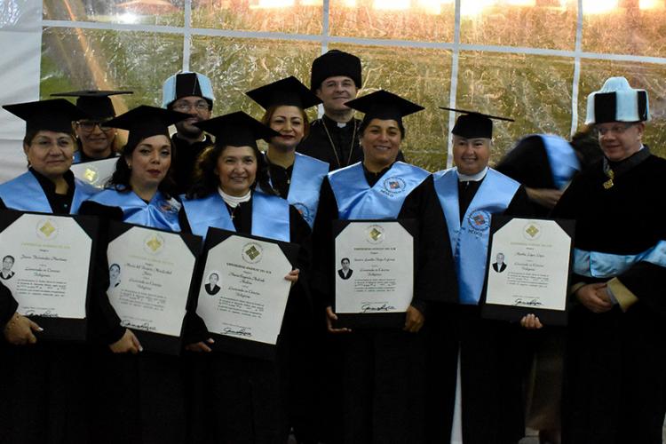 Se gradúan once alumnos de la Licenciatura en Ciencias Religiosas
