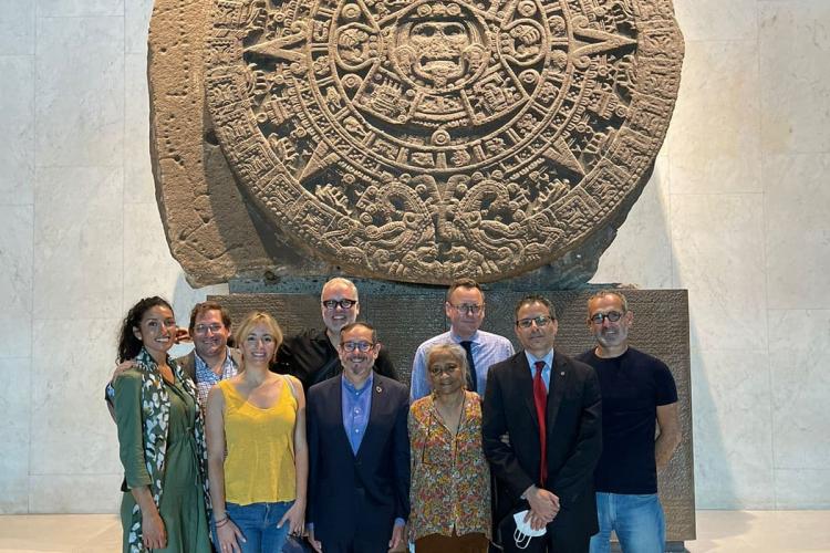Marco Cervera realiza visita guiada por el Museo de Antropología a delegación de la ONU