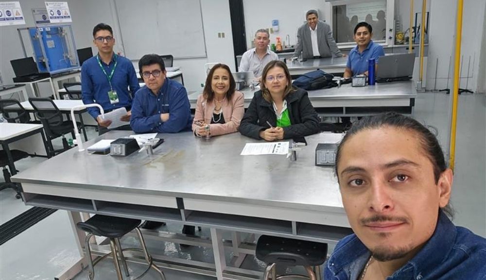 Profesores de Ingeniería fortalecen sus competencias en automatización de procesos industriales