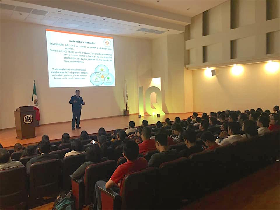 Académico de Ingeniería imparte conferencia en el IEST