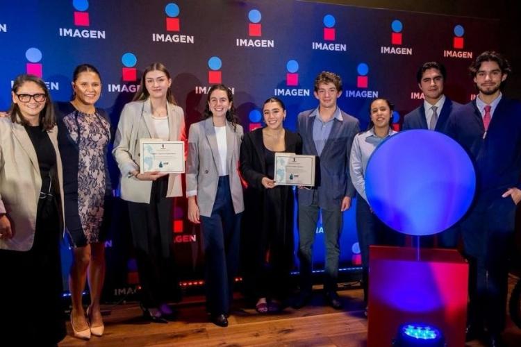 Alumnos de Ingeniería obtienen el segundo lugar en la Cumbre Imagen 