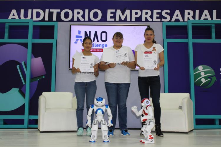 Alumnos de la facultad de ingeniería que participaron en el NAO Challenge México 2018