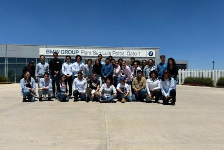 Estudiantes de Ingeniería Mecatrónica visitan las plantas de BMW y Bombardier