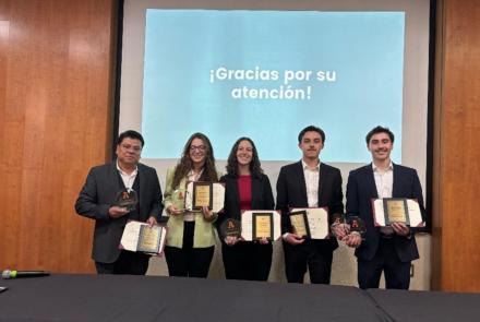 Alumnos de ingeniería imparten la conferencia “Huellas que importan: ¿Cómo medir nuestro impacto en el planeta?”