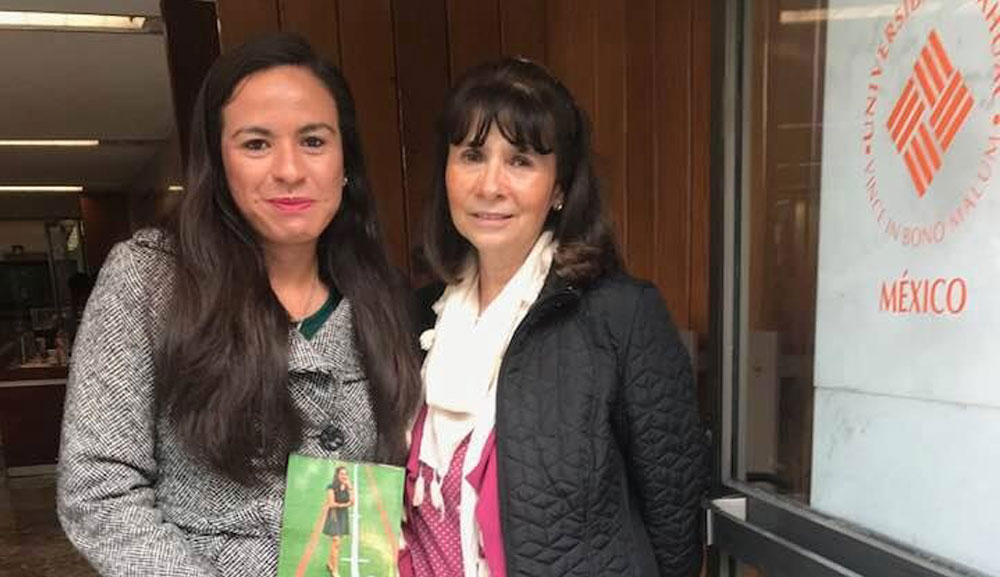 Nuestra egresada Mabel Ramos imparte conferencia sobre psicología del deporte