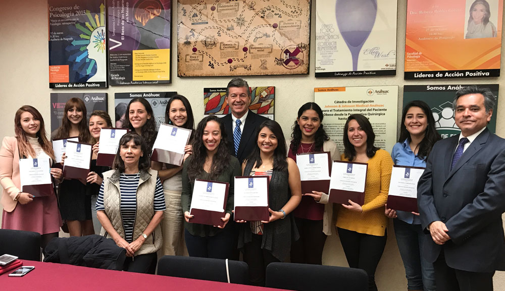 Reconocemos a 12 alumnas de Psicología por su Desempeño Sobresaliente en el EGEL
