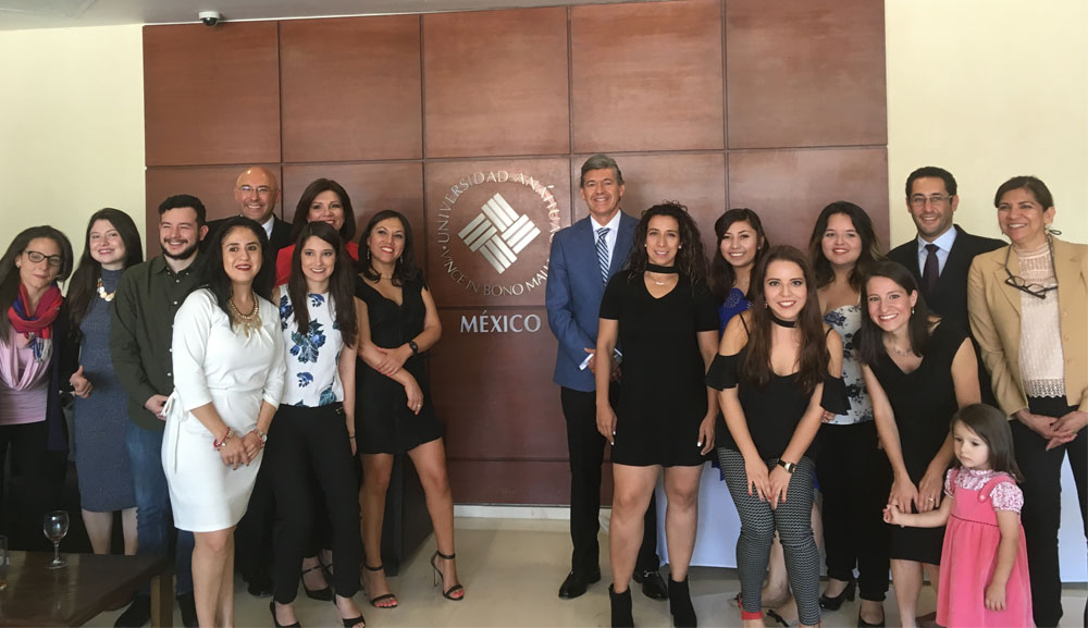 Entregamos reconocimientos a 14 alumnos del Diplomado en Terapia Integrativa