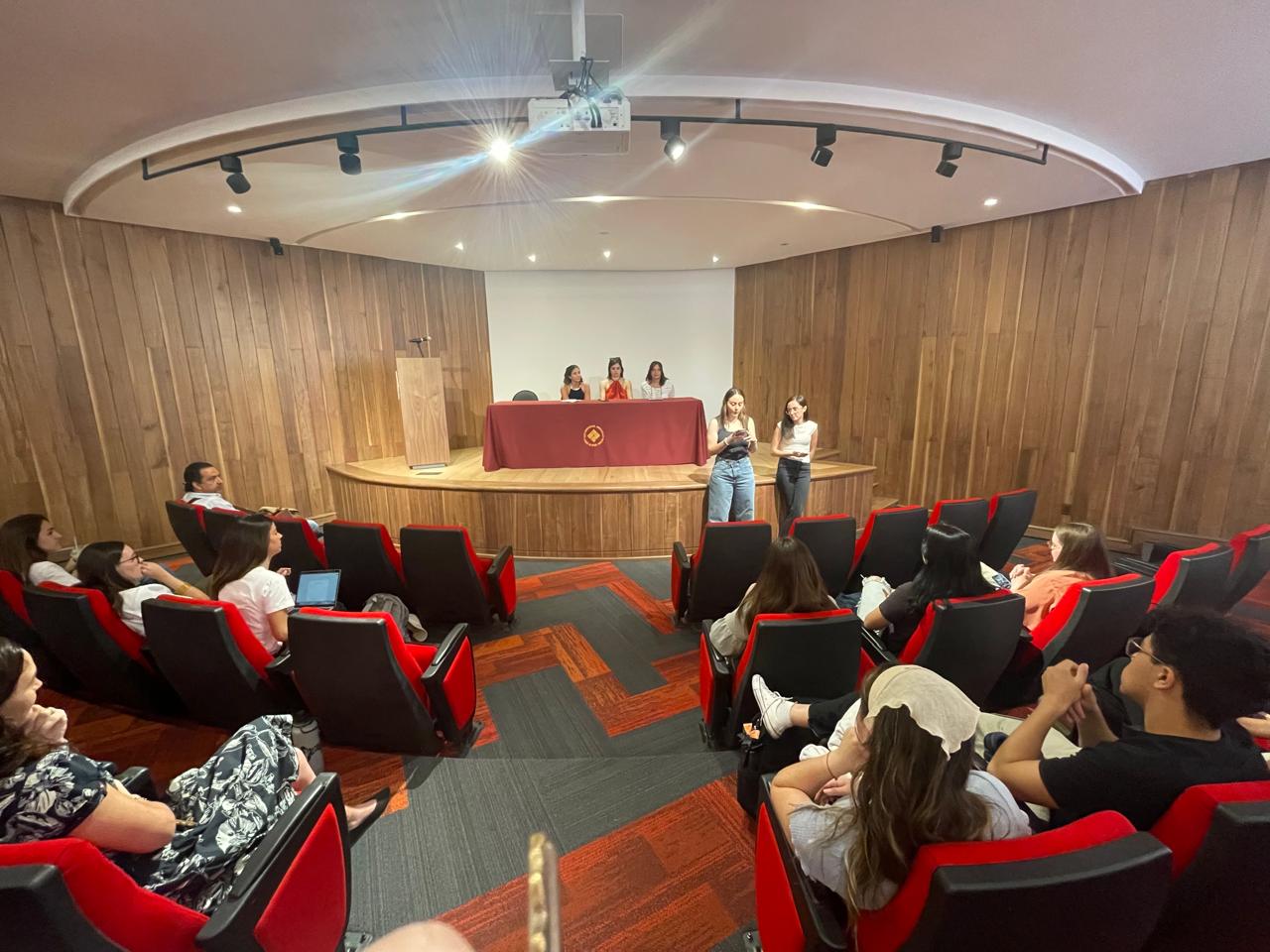 Egresadas de la Facultad de Psicología compartieron estrategias de intervención desde los distintos abordajes en los que se han especializado.