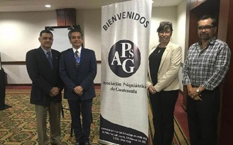 El Dr. Enrique Chávez-León imparte conferencia en Guatemala