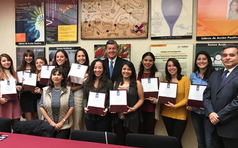 Reconocemos a 12 alumnas de Psicología por su Desempeño Sobresaliente en el EGEL