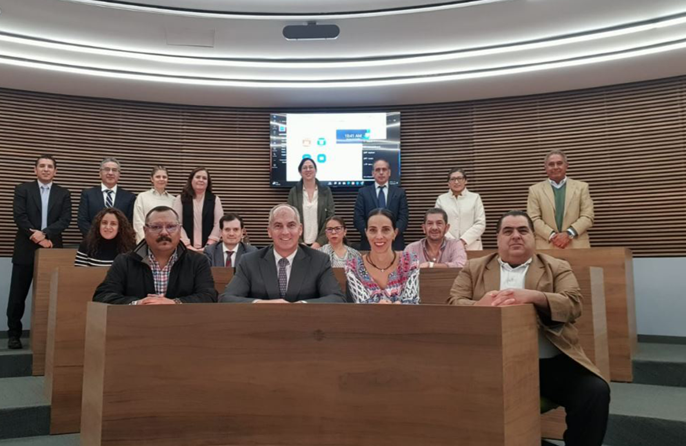 El objetivo principal fue analizar el proceso de evaluación curricular del próximo plan de estudios para fortalecerlo.