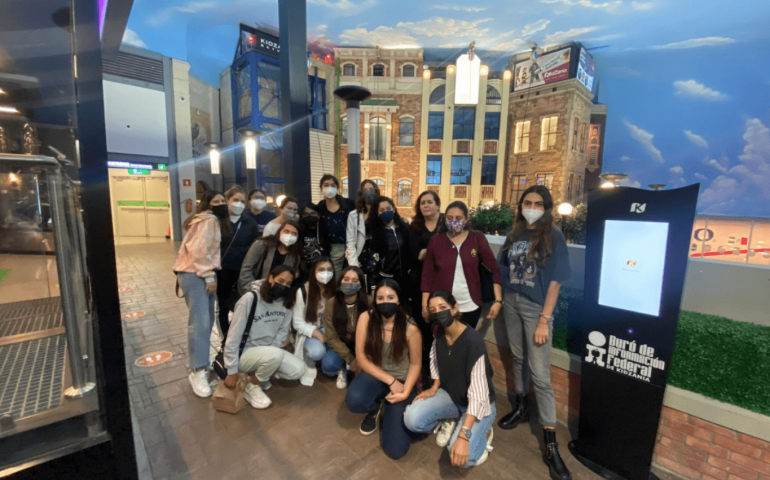 Alumnas de Responsabilidad Social visitan las instalaciones de KidZania Santa Fe