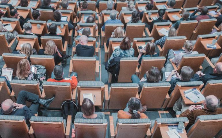 El Dr. Miguel Ángel Santinelli participa en conversatorio sobre educación ambiental