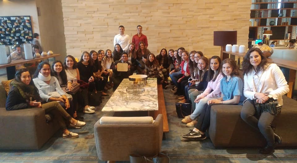 El jueves 26 de octubre los alumnos cursando "Mercadotecnia Turística" y "Operación del Alojamiento" visitaron el Hotel Hilton Santa Fe, donde recibieron interesantes pláticas sobre la operación del hotel, contribuyendo a su formación profesional.
