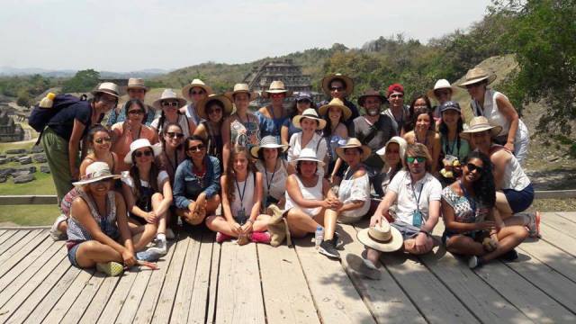 Entre el 28 y el 30 de abril un grupo de más de 30 alumnos de la Facultad de Turismo y Gastronomía, en compañía de un grupo de académicos y personal administrativo, viajaron al Pueblo Mágico de Papantla, Veracruz.