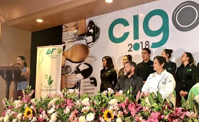 El pasado viernes 9 de marzo, ante un público de 400 estudiantes, el Dr. Alberto Peralta de Legarreta ofreció la conferencia “Patrimonio Gastronómico de México y su puesta en valor”