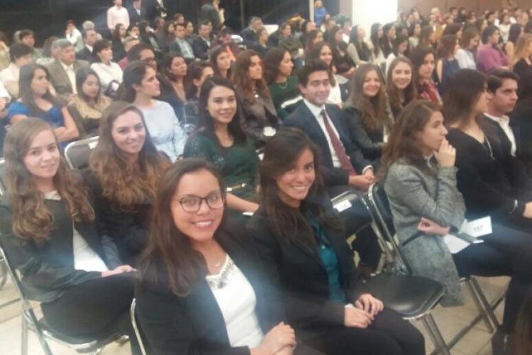 Felicitamos a nuestros alumnos que recientemente recibieron el PREMIO a la EXCELENCIA ACADÉMICA.