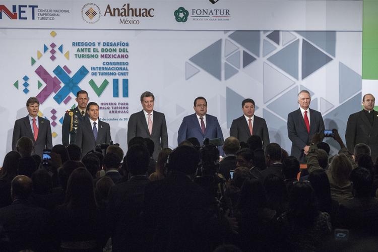 Se llevó a cabo el XVII Congreso Internacional de Turismo del Consejo Nacional Empresarial Turístico (CNET) y Noveno Foro Académico Turismo Anáhuac “Riesgos y Desafíos ante el Boom del Turismo Mexicano”, evento que presidió el presidente de la República, Lic. Enrique Peña Nieto.