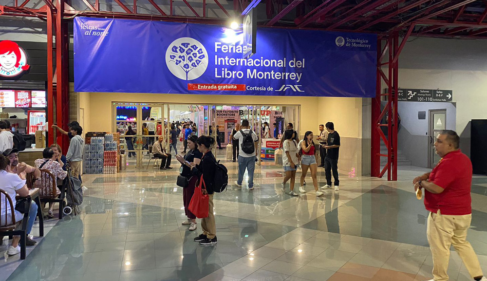 Coordinadores de biblioteca asisten a la Feria Internacional del Libro de Monterrey 2024