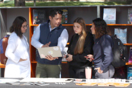 La Biblioteca presente en la Feria Médica 2023