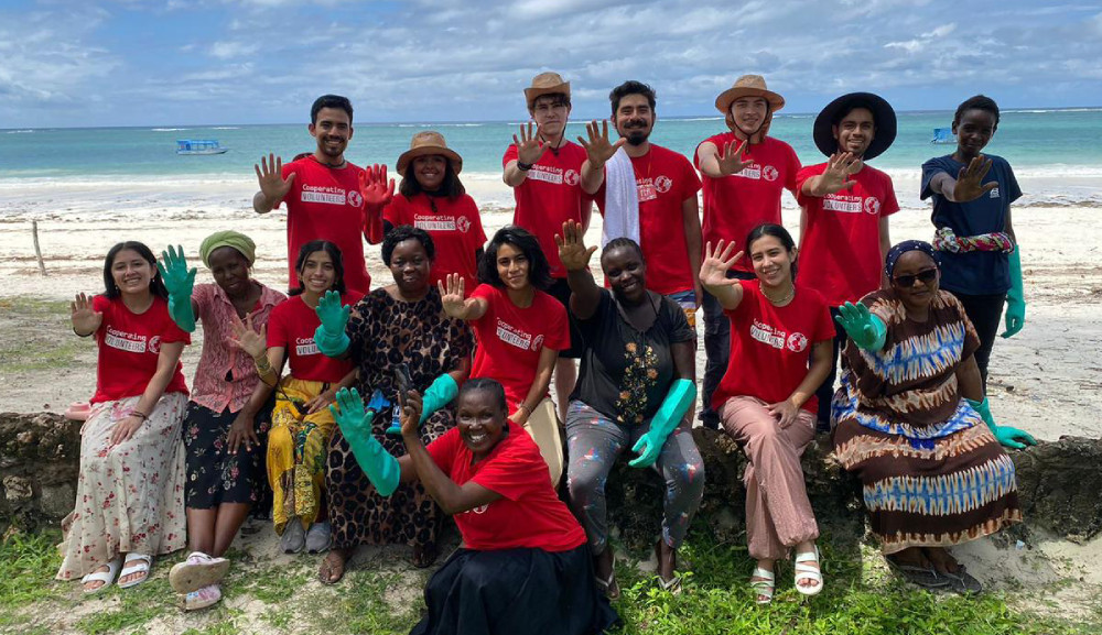 Voluntarios de ASUA realizan brigada internacional en Kenia