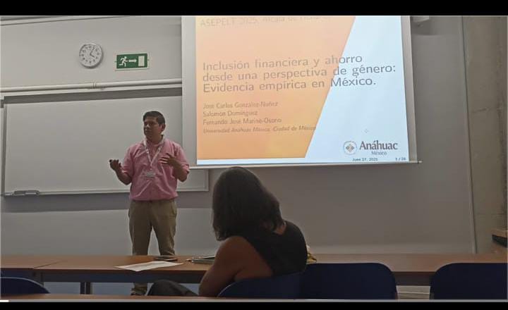 El profesor Domínguez en ASEPELT 2025