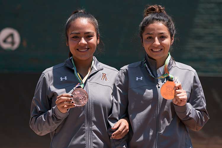 Sarahí García y Claudia López vuelven a levantar la mano por el tenis Anáhuac