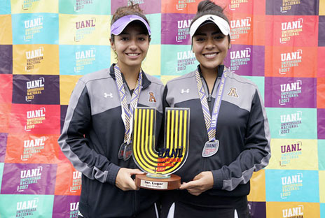 Muchas felicidades a nuestras leonas Claudia López y Sarahí García