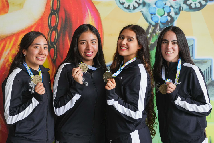 Catherine Oliver, Mariana Torres, María Adalid, Natalia Ochoa