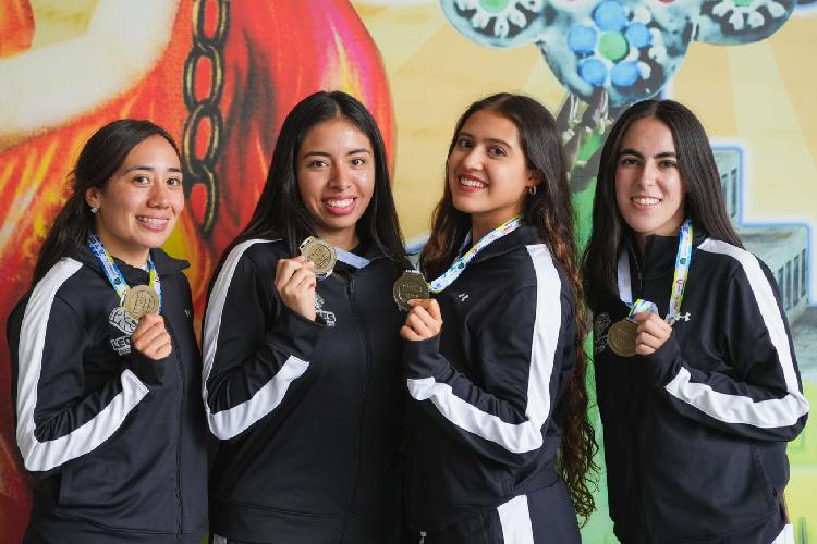 Catherine Oliver, Mariana Torres, María Adalid, Natalia Ochoa