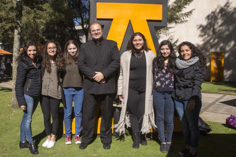 Nuestra Universidad da la bienvenida a 700 nuevos alumnos en el BIU