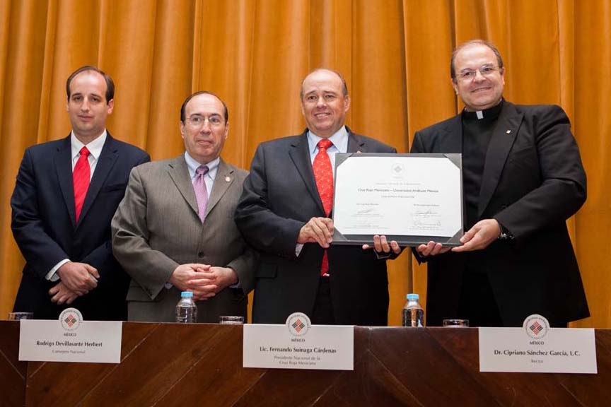 Firma de convenio con la Cruz Roja