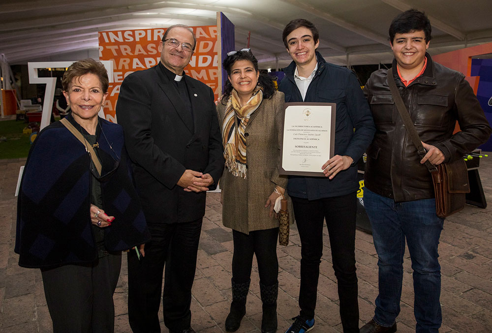 Entrega del Premio a la Excelencia Académica