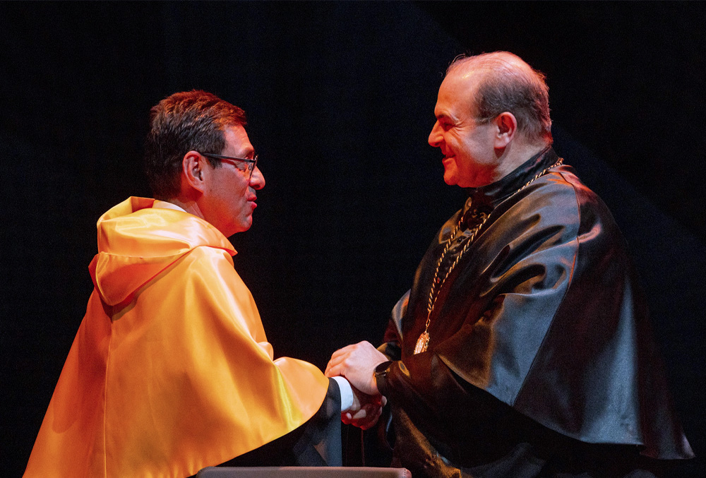 Ceremonia solemne de graduación de posgrado