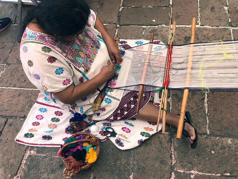 mujeres artesanas