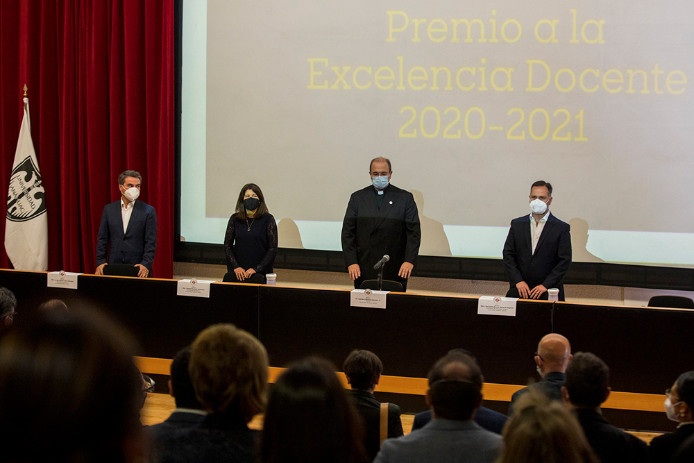 Gracias, simplemente gracias, profesores de la Anáhuac